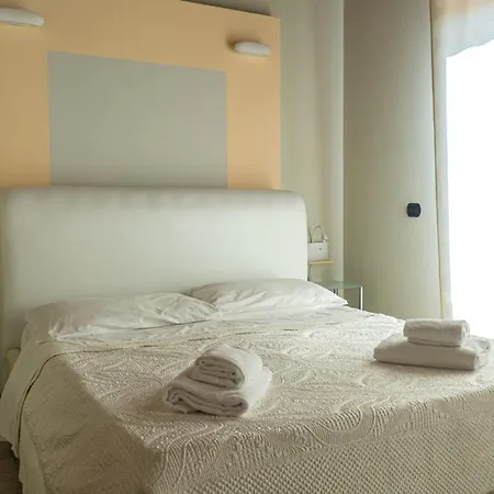 La Terrazza Sul 佩斯基耶拉德加达